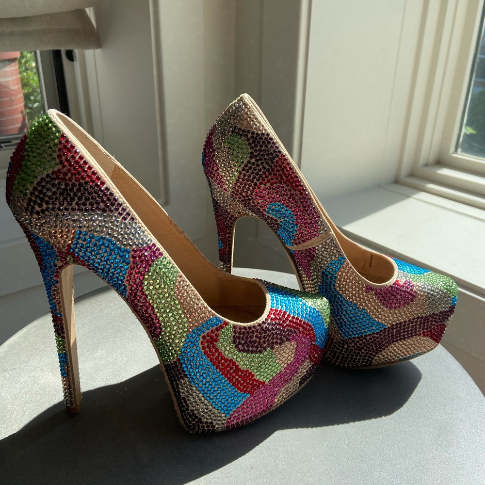 Rhinestone Platform pumps Steve Madden